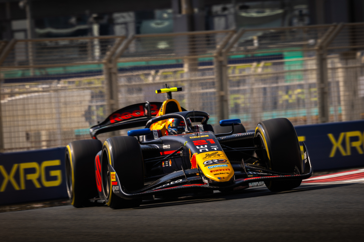 Martí faz bela largada e vence sprint da F2 em Abu Dhabi. Bortoleto é 2º e Hadjar, 5º