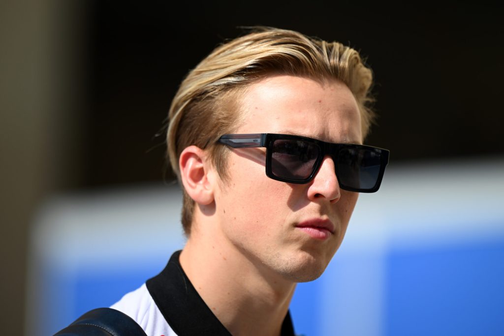 Villeneuve prevé roces entre el “arrogante” Lawson y Verstappen: “Eso si es rápido”