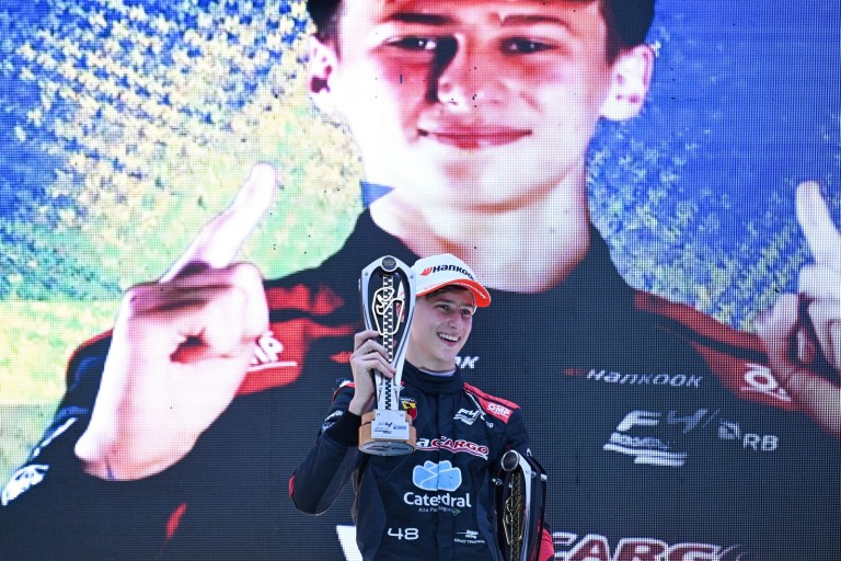 Trappa llega a Drivex Team para la temporada 2025 de Fórmula 4 España