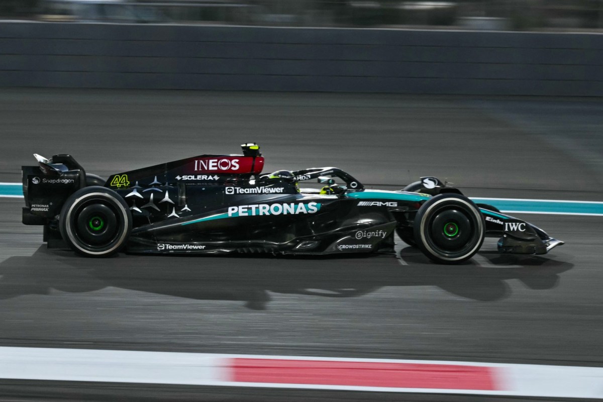 Wolff afirma que Mercedes vai manter pintura preta apesar de saída de Hamilton