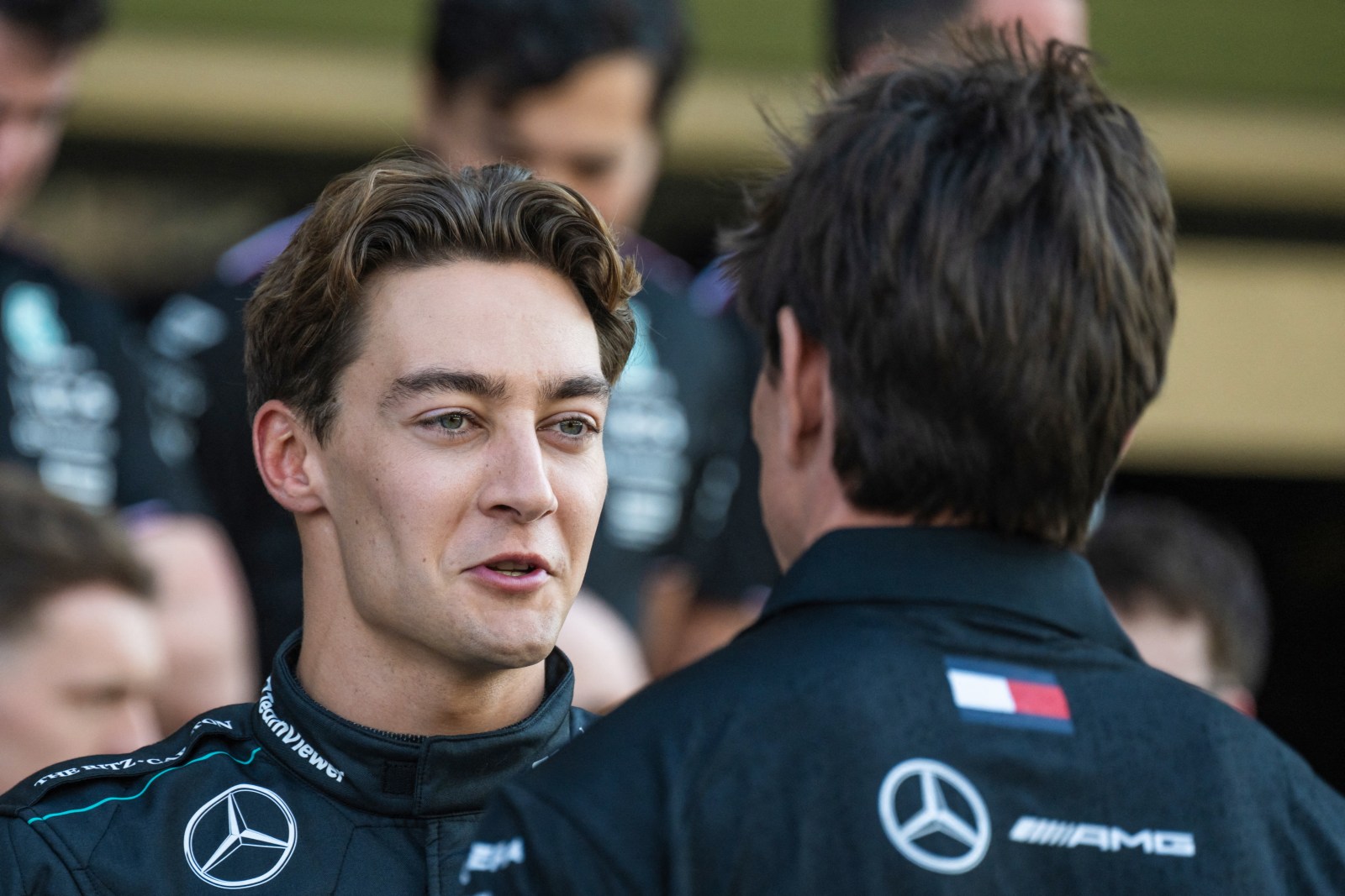 Russell elogia “fantástico” Antonelli e alerta para novatos competitivos na F1 2025