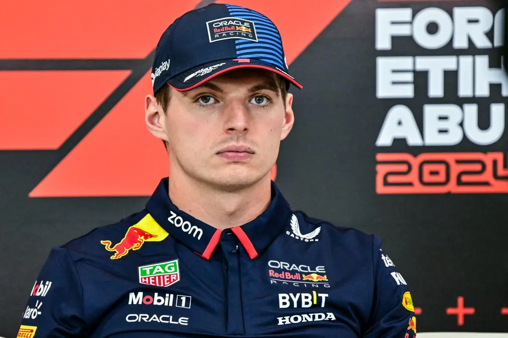 Verstappen vuelve a cuestionar la sanción de la FIA por insultar: «Castigado como un niño»