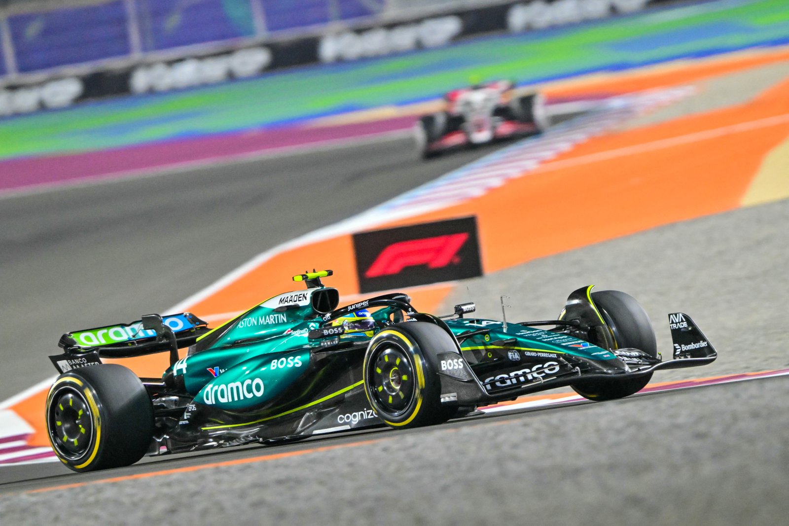 Aston Martin vê “paciência recompensada” com boa estratégia em 7º de Alonso no Catar