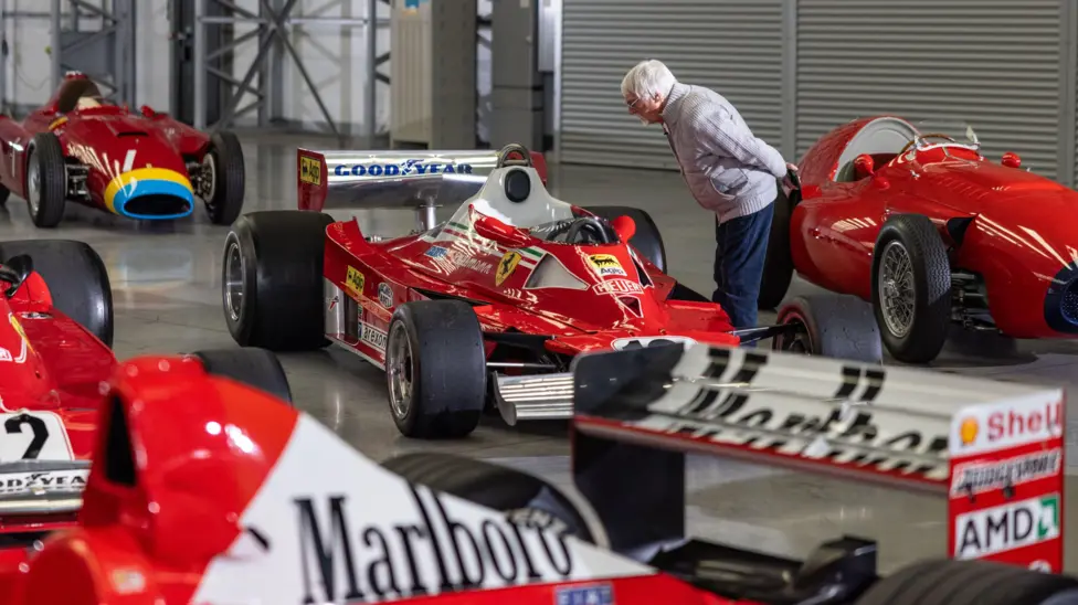 Ex-chefão da Fórmula 1, Ecclestone inicia venda de carros de coleção histórica