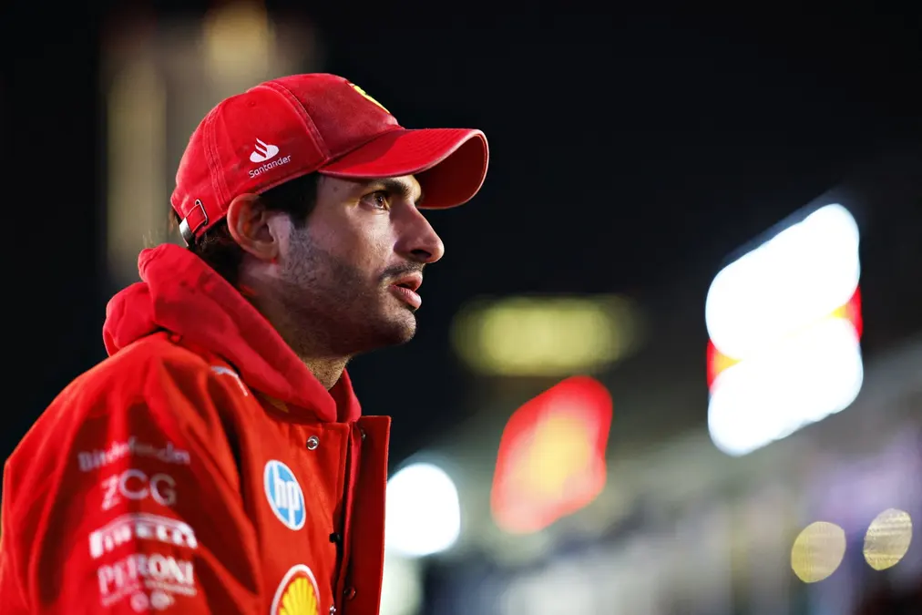 Sainz deja Ferrari en el pasado y dice que su carrera se centra en “la posibilidad de ganar”