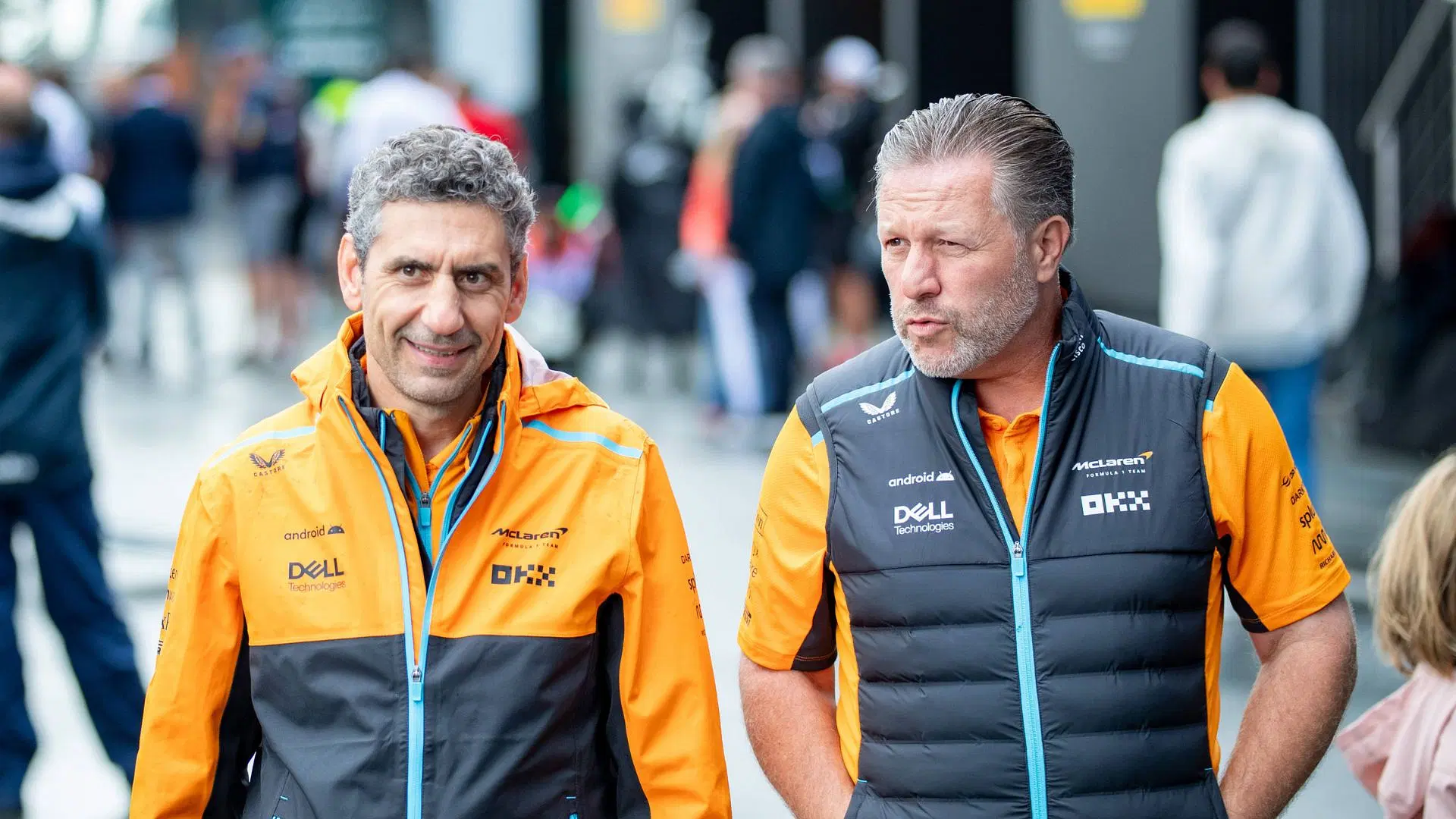 Director cita “cambio de enfoque” y destaca recuperación de McLaren con Brown y Stella