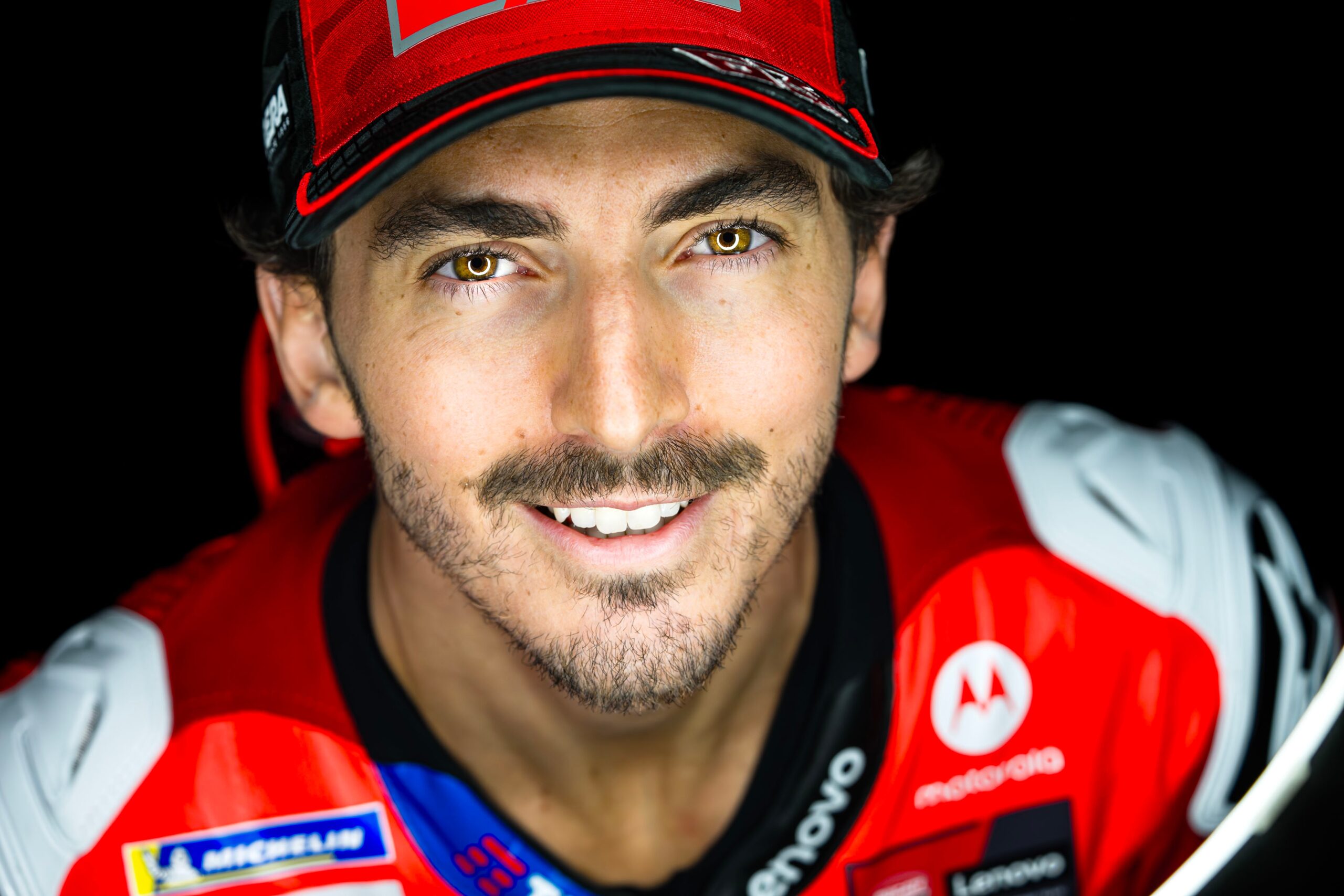 Bagnaia valoriza cavalheirismo em disputas na MotoGP e brinca: “Deixo Márquez ser o mau”
