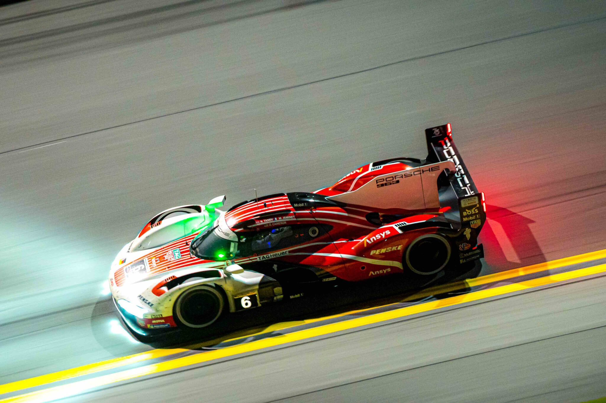 Estre supera a Nasr y recupera el liderato en las 24 Horas de Daytona; Varrone, 4°