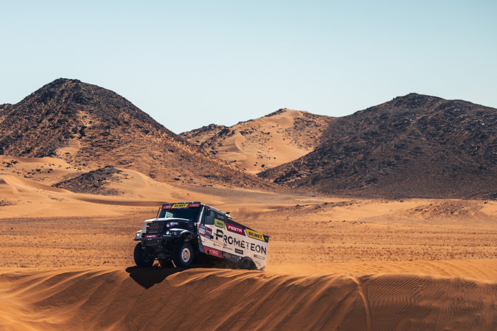 Macík conquista 4ª etapa do Dakar e amplia vantagem sobre Loprais nos caminhões