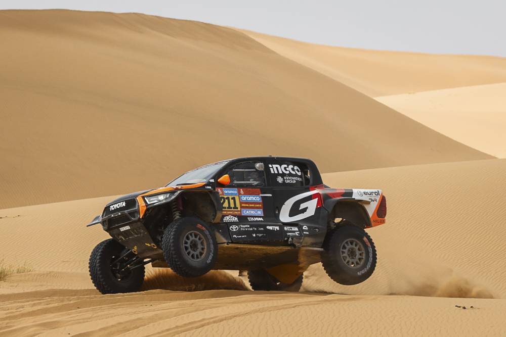 Lategan domina 8ª etapa del Dakar y amplía su ventaja en la clasificación general de autos