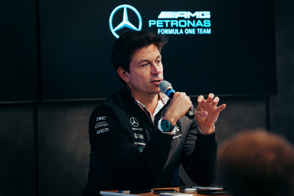 Mercedes defiende las normas de FIA sobre insultos en F1: «Tenemos responsabilidad»