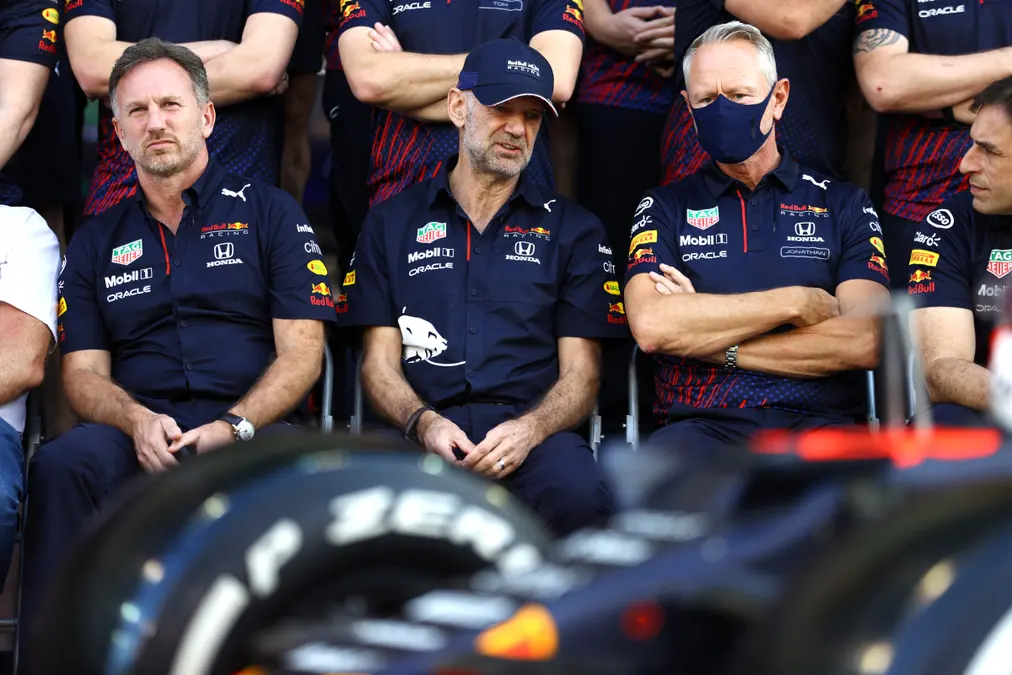 El jefe de Red Bull suaviza las salidas de Newey y el director deportivo: “Sólo fueron dos”