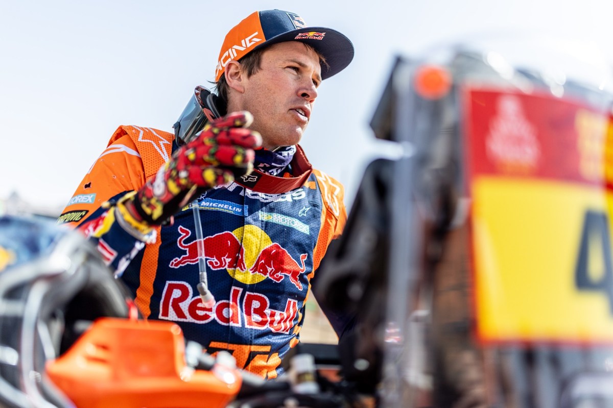 Sanders vence prólogo das motos no Dakar em Bisha. Canet brilha na estreia e é 3º