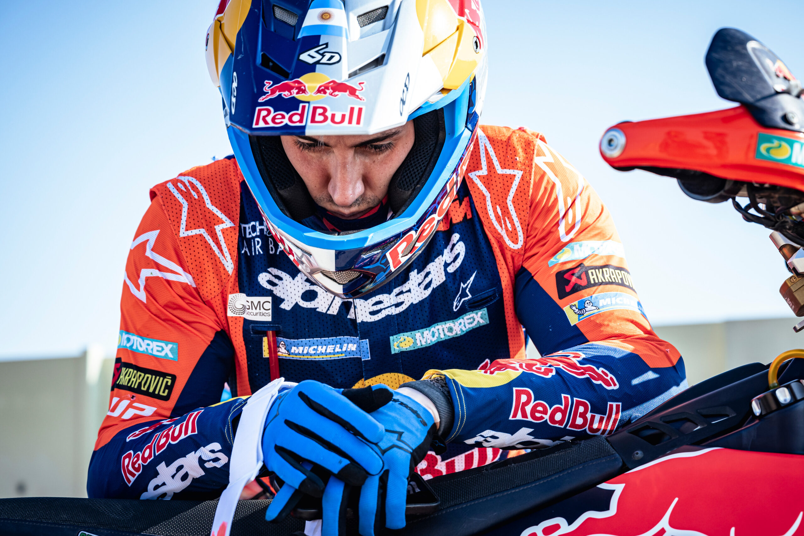 Luciano Benavides leva 8ª etapa do Dakar nas motos após fair-play com Quintanilla