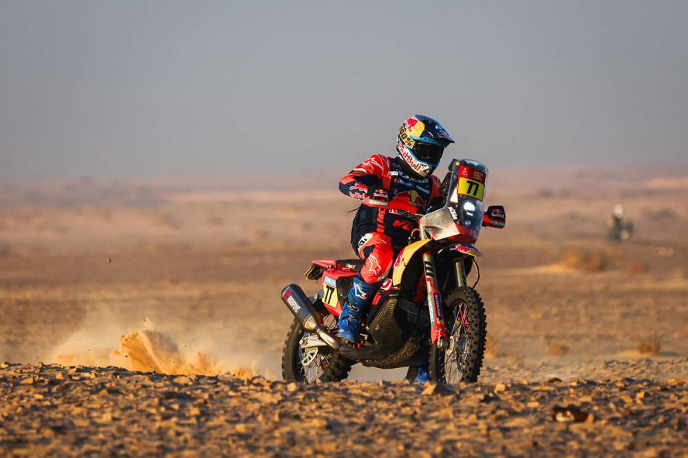 Benavides prevalece sobre Van Beveren y triunfa en novena etapa del Dakar 2025