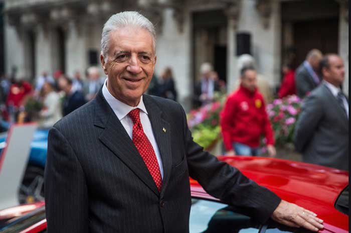 Vicepresidente de Ferrari revela visita de Hamilton y elogia su «enorme carisma»
