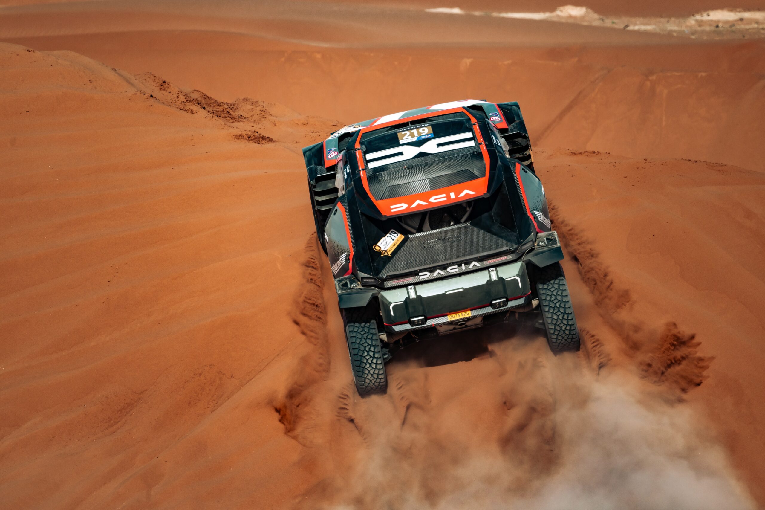 Loeb aguarda avaliação da FIA após acidente e corre risco de abandono precoce no Dakar