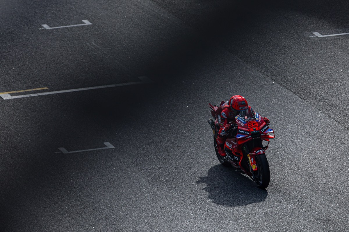 De Barcelona a Malásia: Marc Márquez tem 1ª queda como piloto da Ducati após 148 voltas