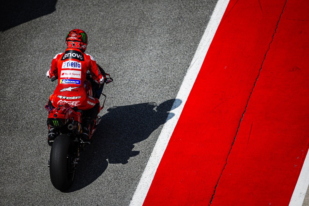 Ducati adia decisão para Tailândia, mas assume “balança pendendo” para motor de 2024