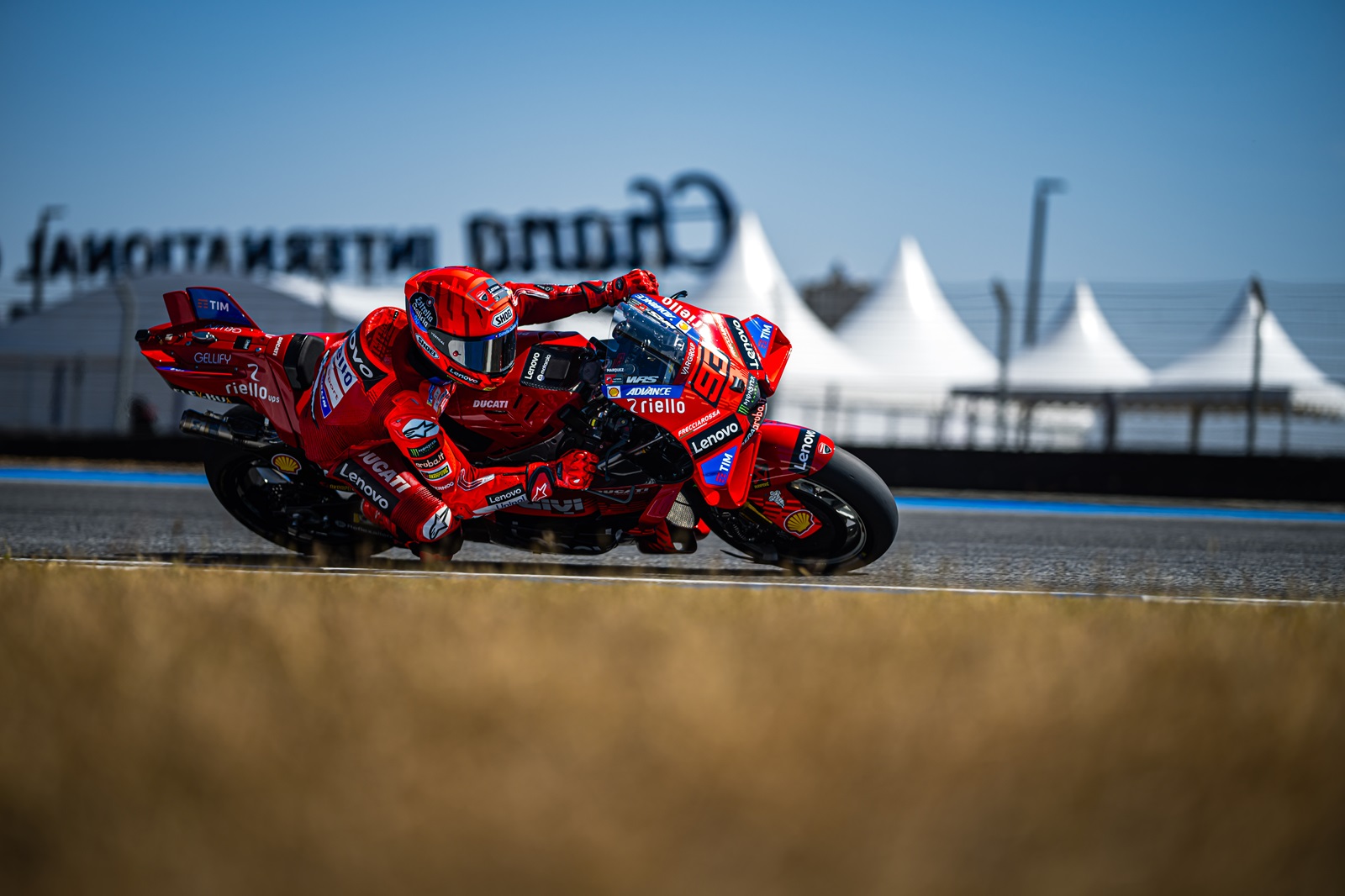 Marc Márquez sobra e lidera TL1 da MotoGP na Tailândia. Bagnaia fica apenas em 10º
