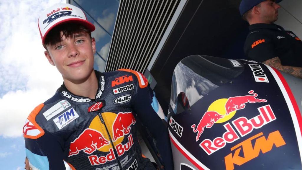 Perrone completa dos jornadas de ensayos de Moto3 en Portimão: «Feliz con el progreso»