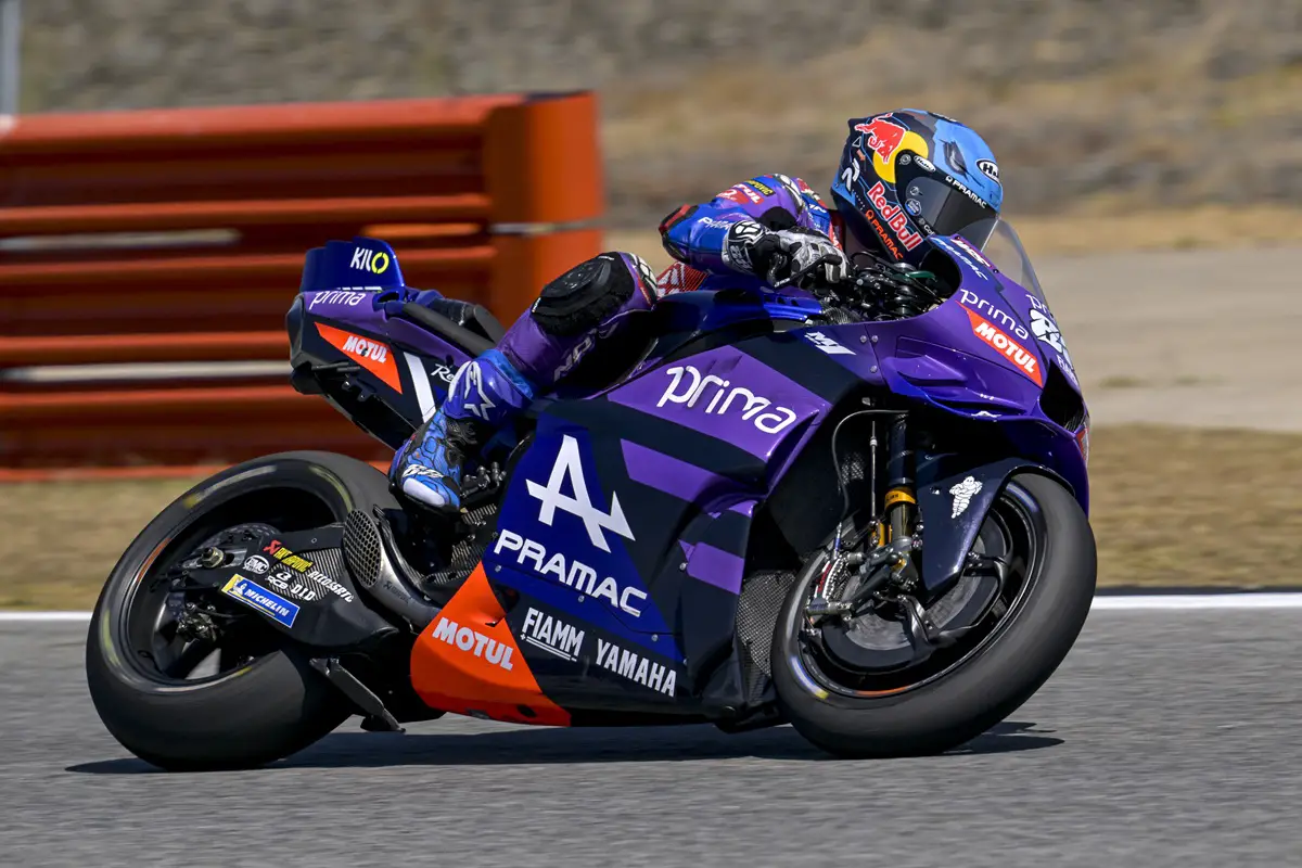 Oliveira ve a Yamaha con «técnica diferente» y asume: «Sufre más en la frenada»