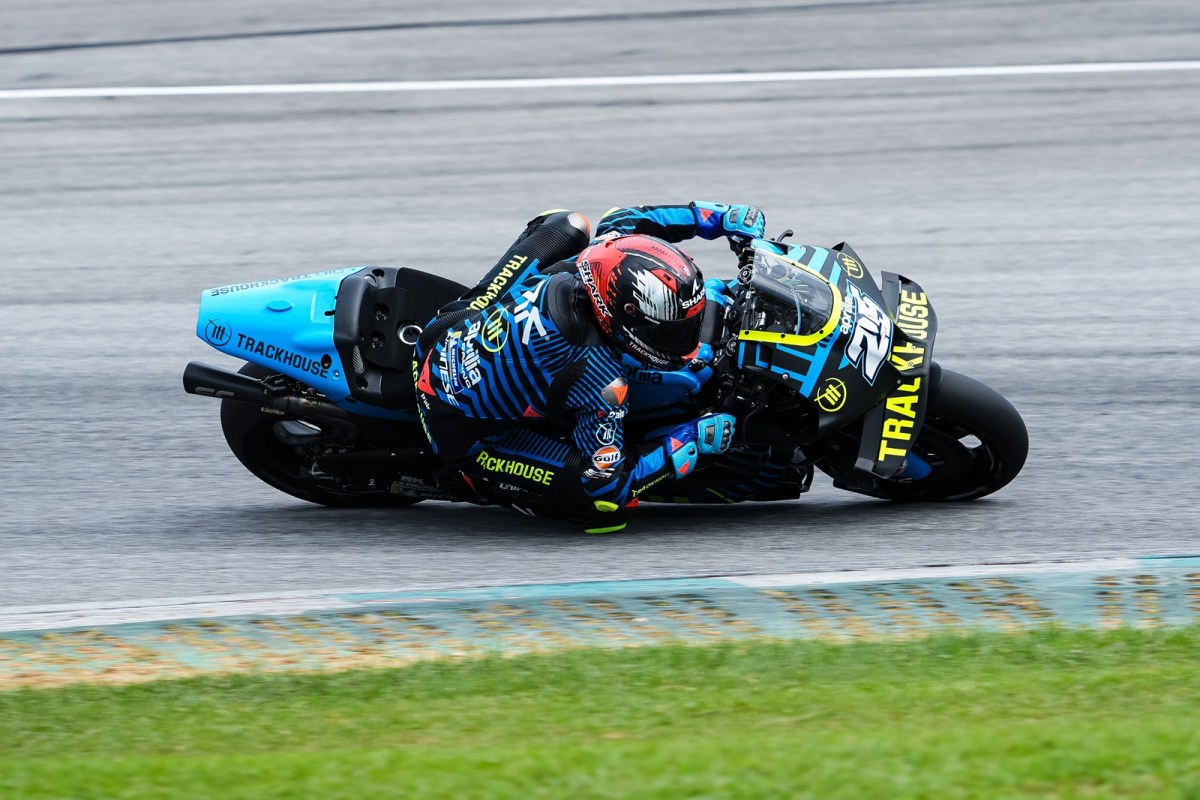 Raúl Fernández fratura mão e pé em queda e está fora do teste da Malásia da MotoGP