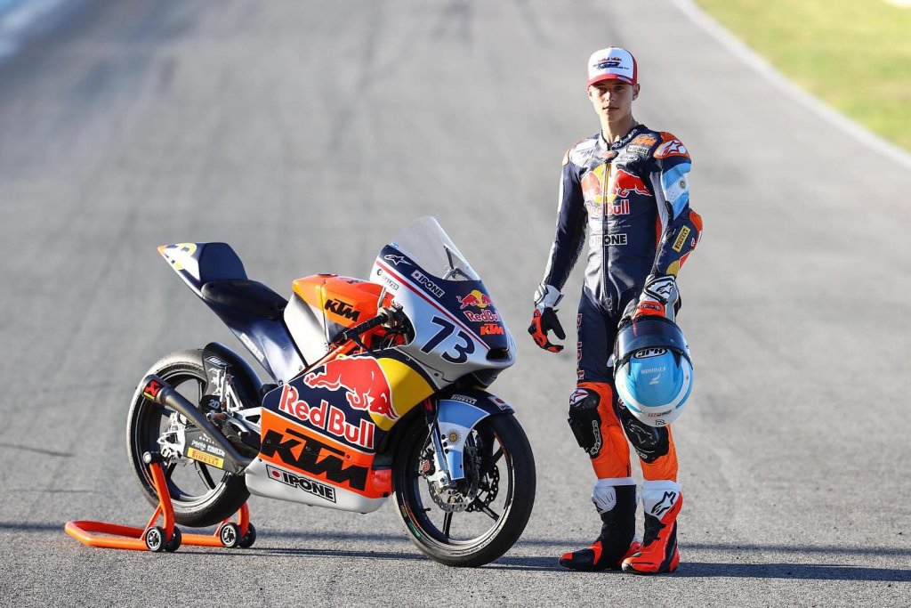 Perrone completa primera jornada de pretemporada de Moto3 con Tech3 en Jerez