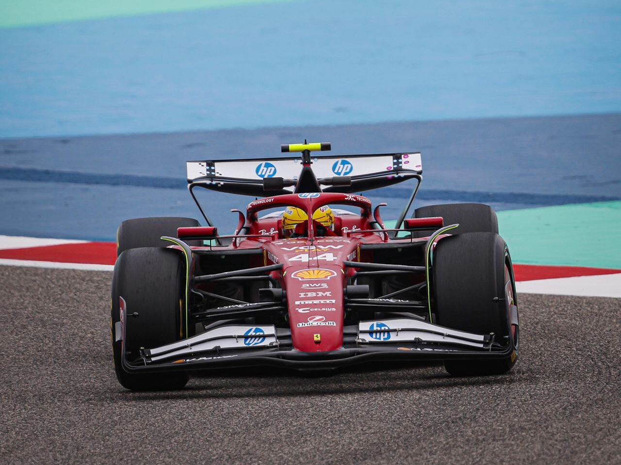 Red Bull acusa a Ferrari y McLaren de usar el mini-DRS en los test de F1: «Es muy visible»