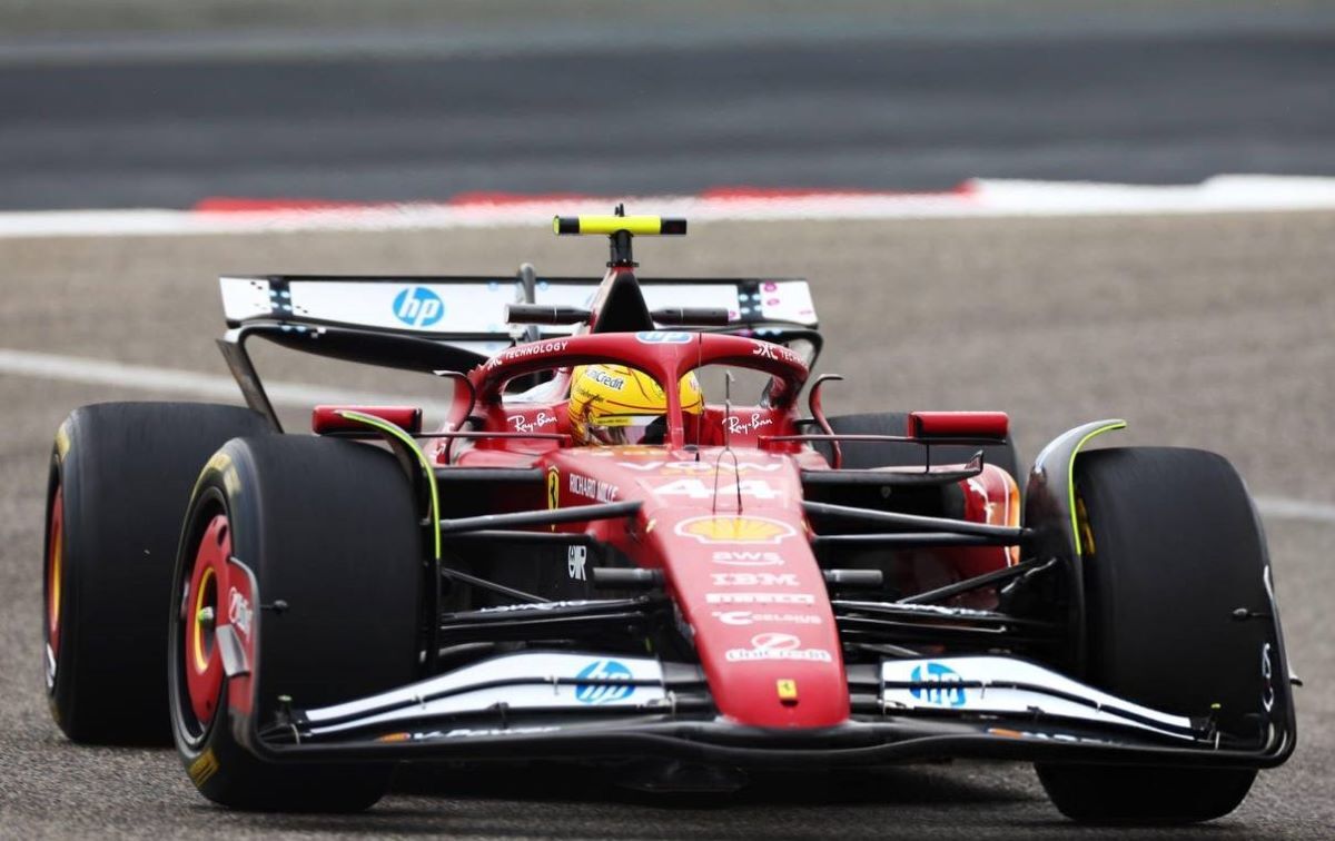 Hamilton domina con Ferrari la mañana del día 2 de pretemporada de F1 en Bahréin