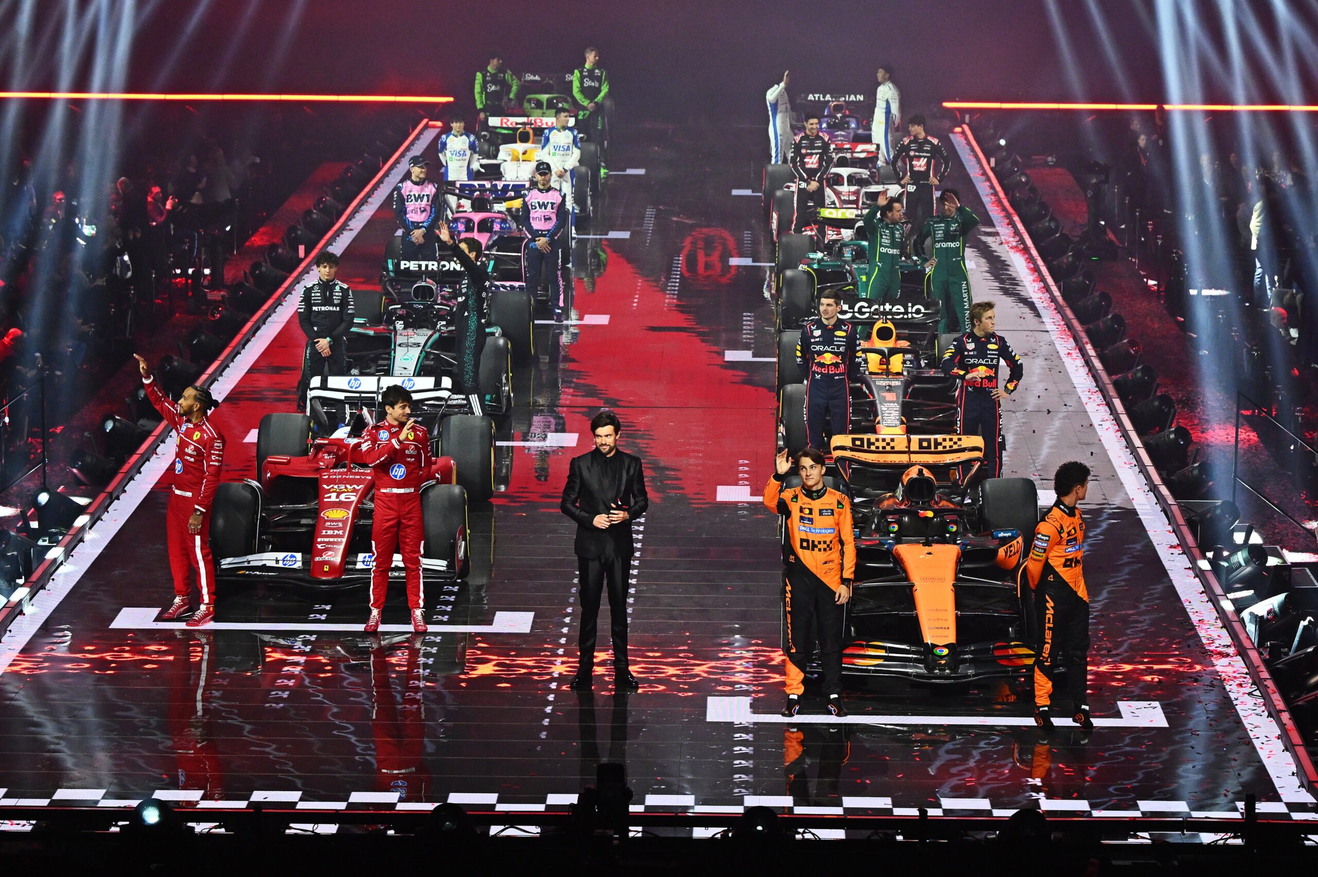 Opinião GP: F1 inova em evento divertido, cheio de referências, mas com medo presente