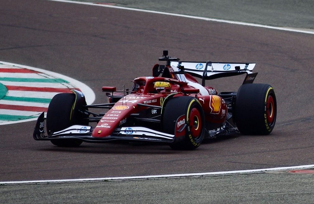 Hamilton abre trajetória na Ferrari e estreia com SF-25 em shakedown em Fiorano