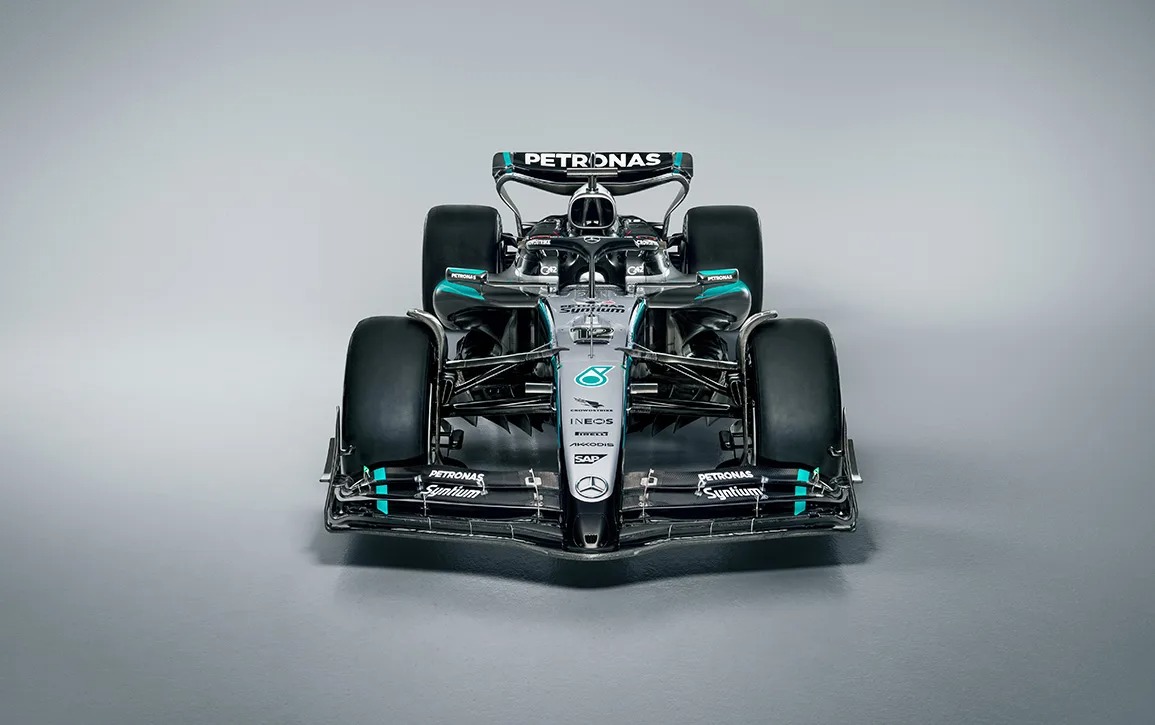 Mercedes aproveita testes no Bahrein e promove estreia do W16 em pista com Russell