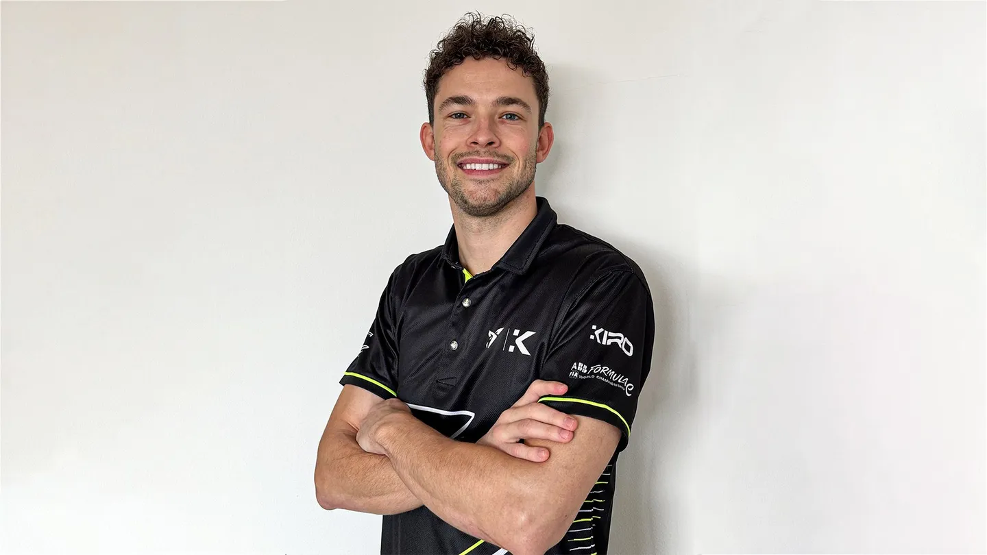 Cupra Kiro escala Jensen para teste de novatos da Fórmula E durante eP de Jedá