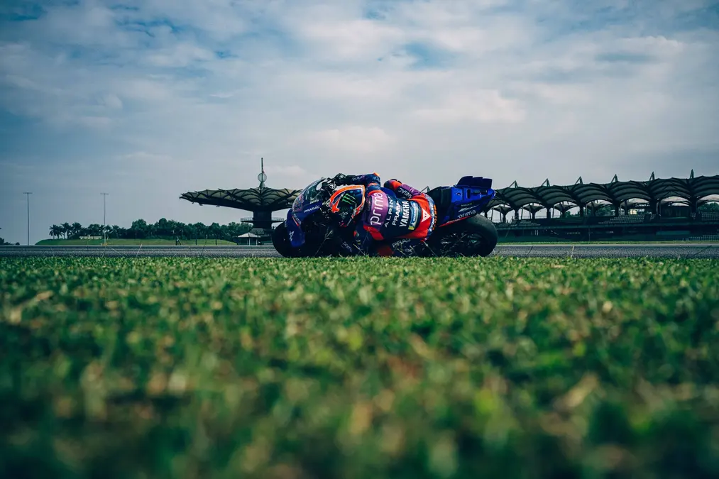 Miller reclama una mejora en la electrónica de Yamaha: “Están trabajando en ello”