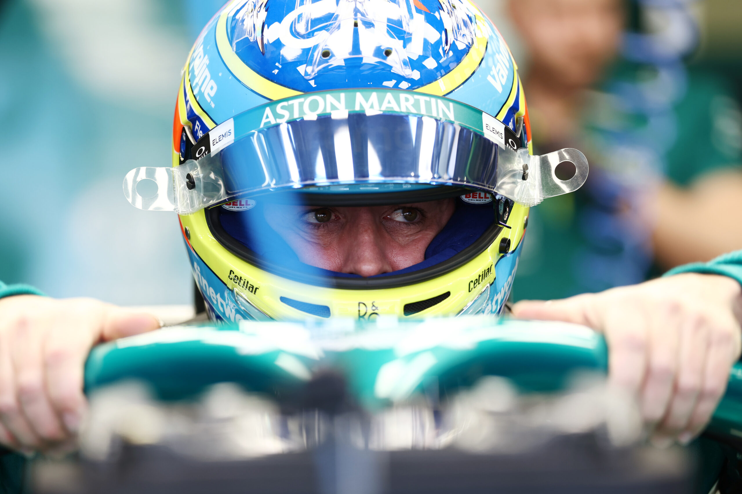 Alonso rejeita volta dos motores V10 na F1: “Não podemos ir contra o tempo”