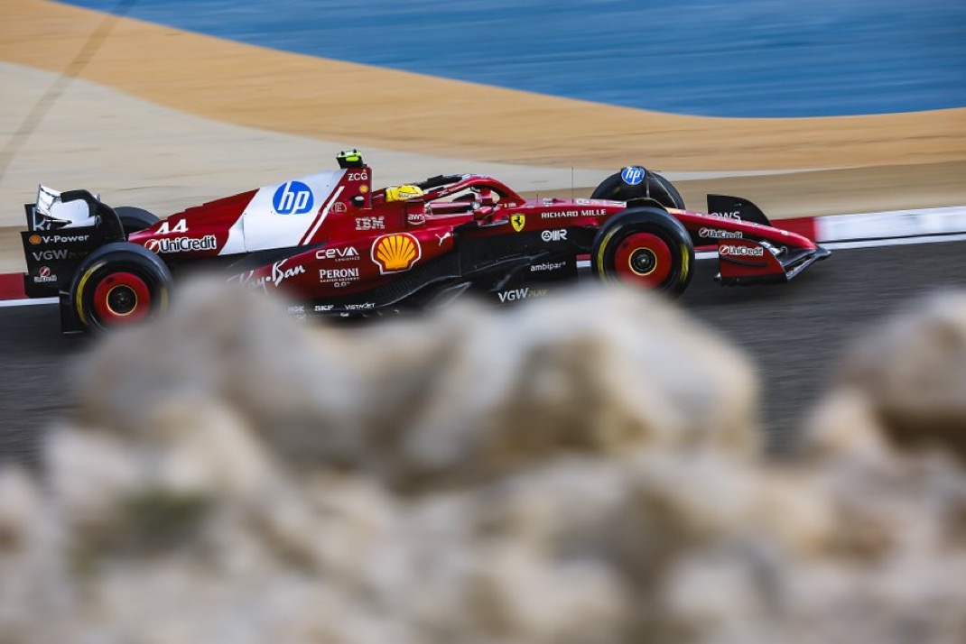 “Precaução e anomalia”: o medo que fez Ferrari encerrar teste de Hamilton no Bahrein