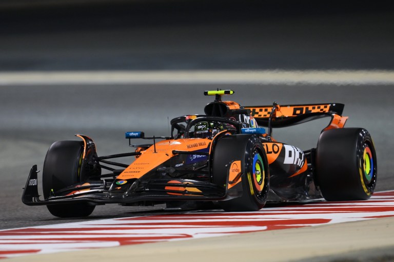 Lando Norris fechou o primeiro dia de pré-temporada com o tempo mais rápido no Bahrein (Foto: F1)