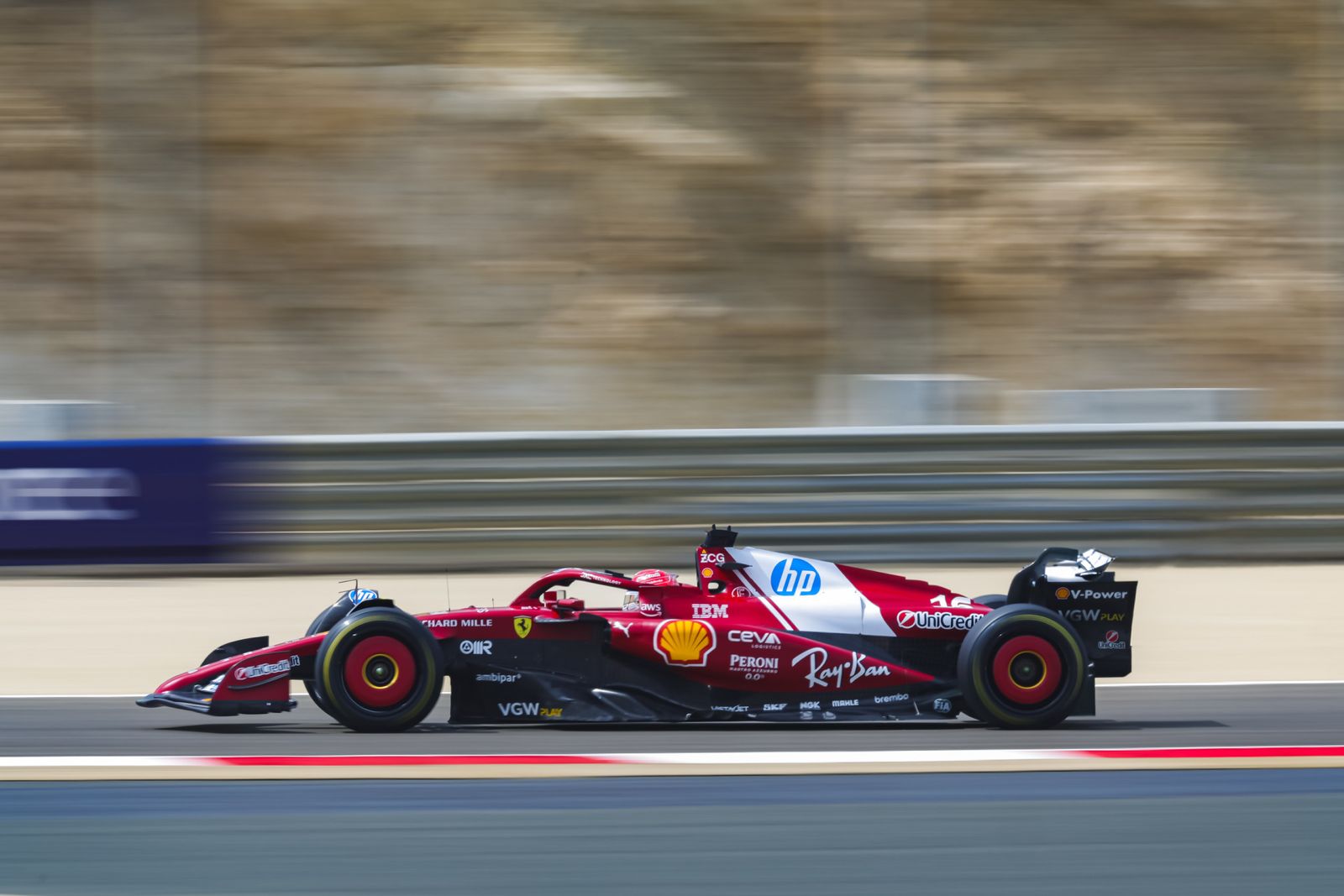 Leclerc lidera manhã de bizarrices em último dia de testes da F1 no Bahrein. Bortoleto é 9º