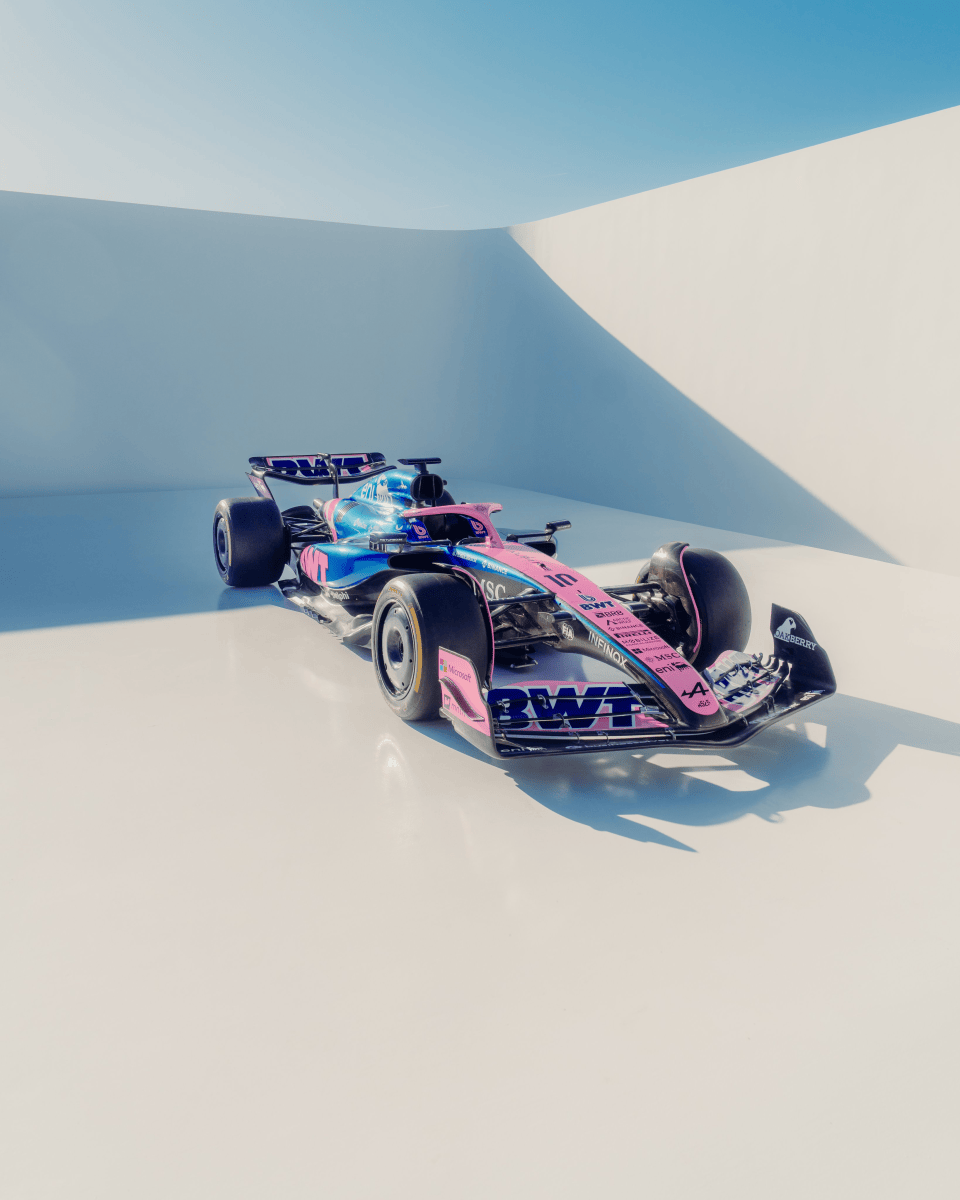 Alpine repete dose e lança carro com pintura em azul e rosa na Fórmula 1 2025