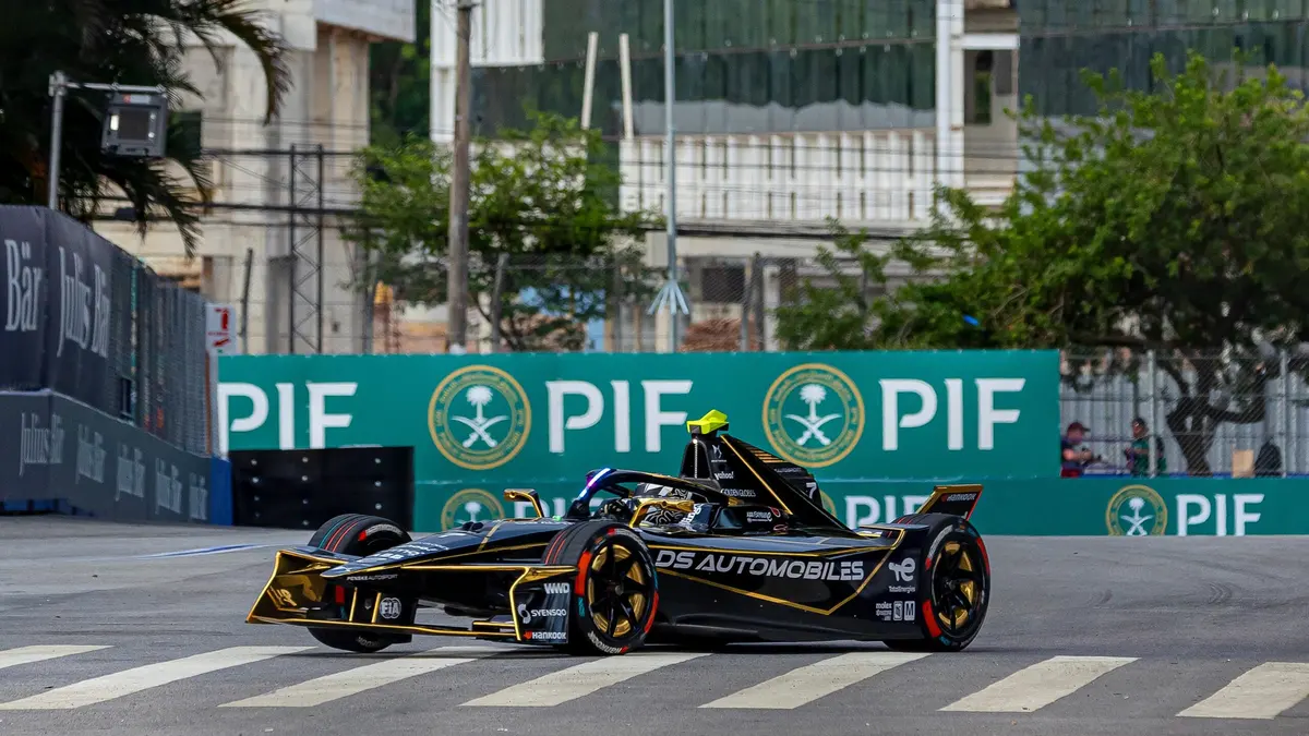Günther supera a Rowland en la última vuelta y se lleva el eP de Jeddah 1