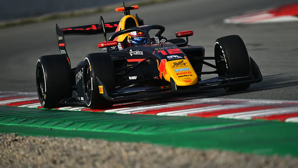 Tsolov mostra força e domina segundo dia de testes de pré-temporada da F3 em Barcelona