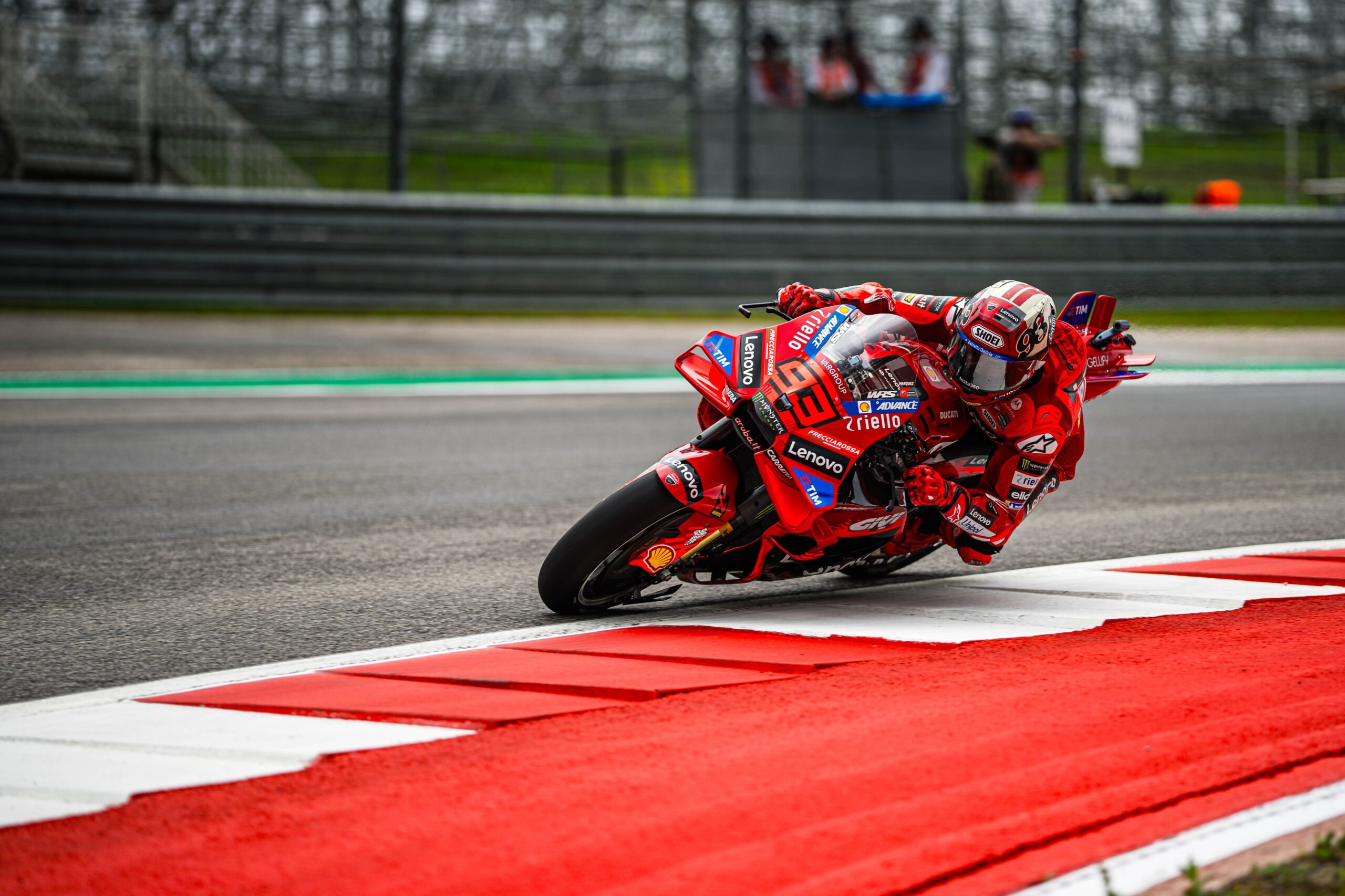 Marc Márquez bate Di Giannantonio e garante pole da MotoGP em Austin. Bagnaia é 6º