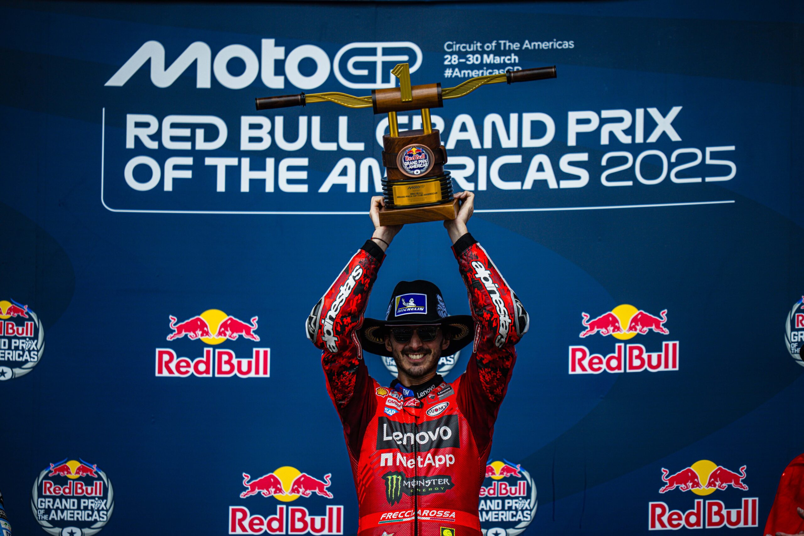 Bagnaia ganha presente de Marc Márquez e oportunidade de renascer na MotoGP 2025