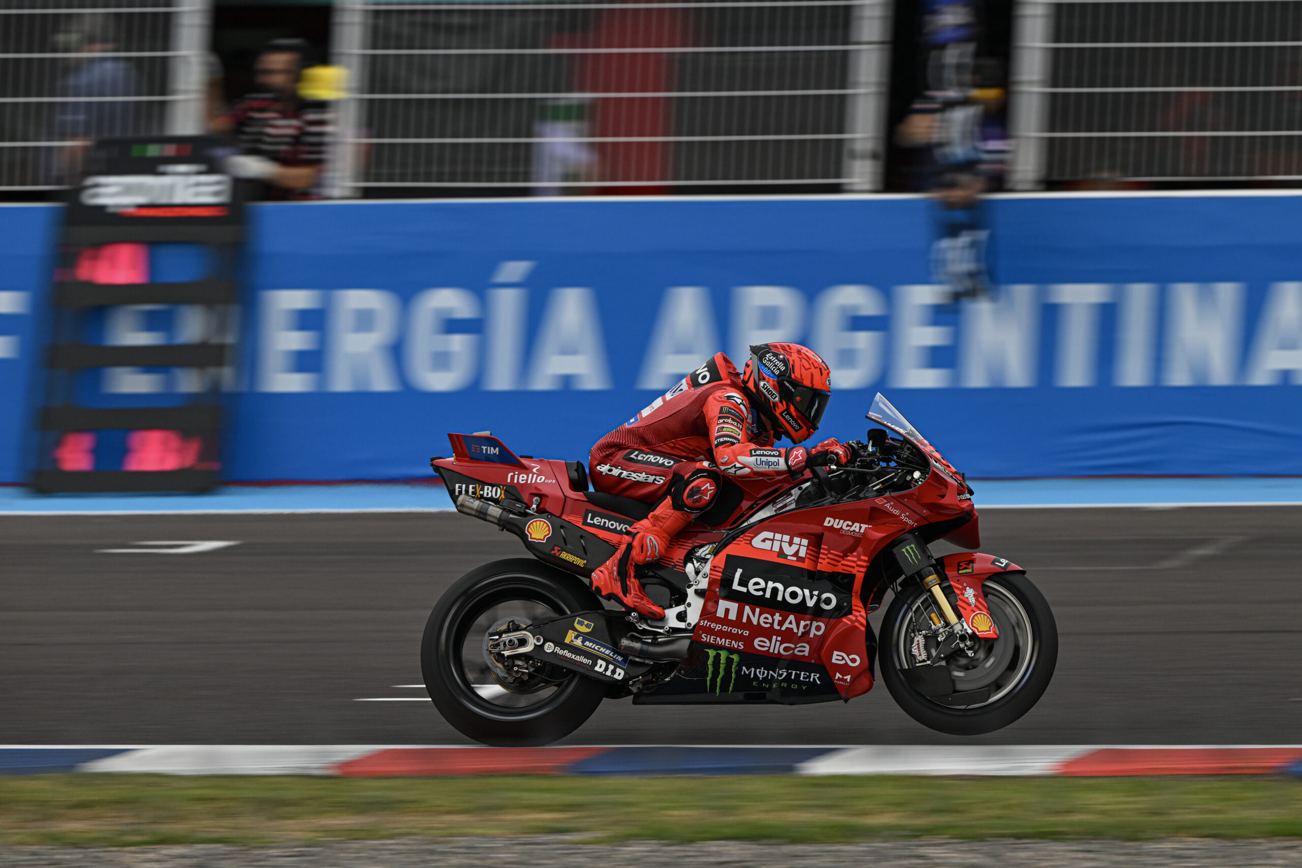 Marc Márquez anula ataques do irmão e vence sprint da MotoGP na Argentina. Bagnaia é 3º