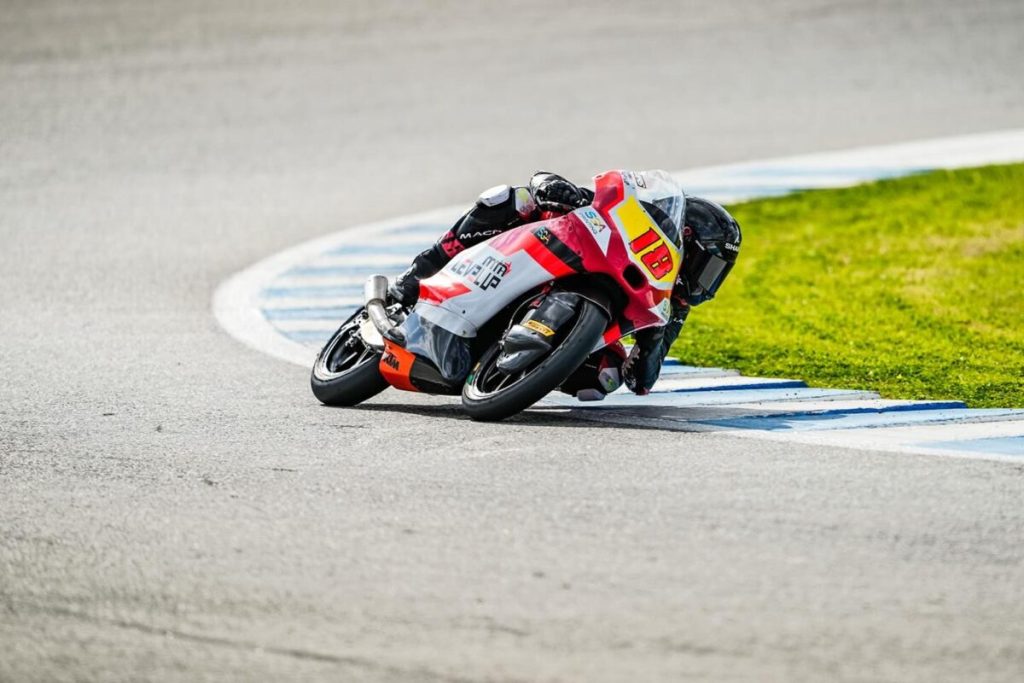 Bertelle brilla bajo la lluvia y lidera el viernes de Moto3 en Austin; Perrone, 23°