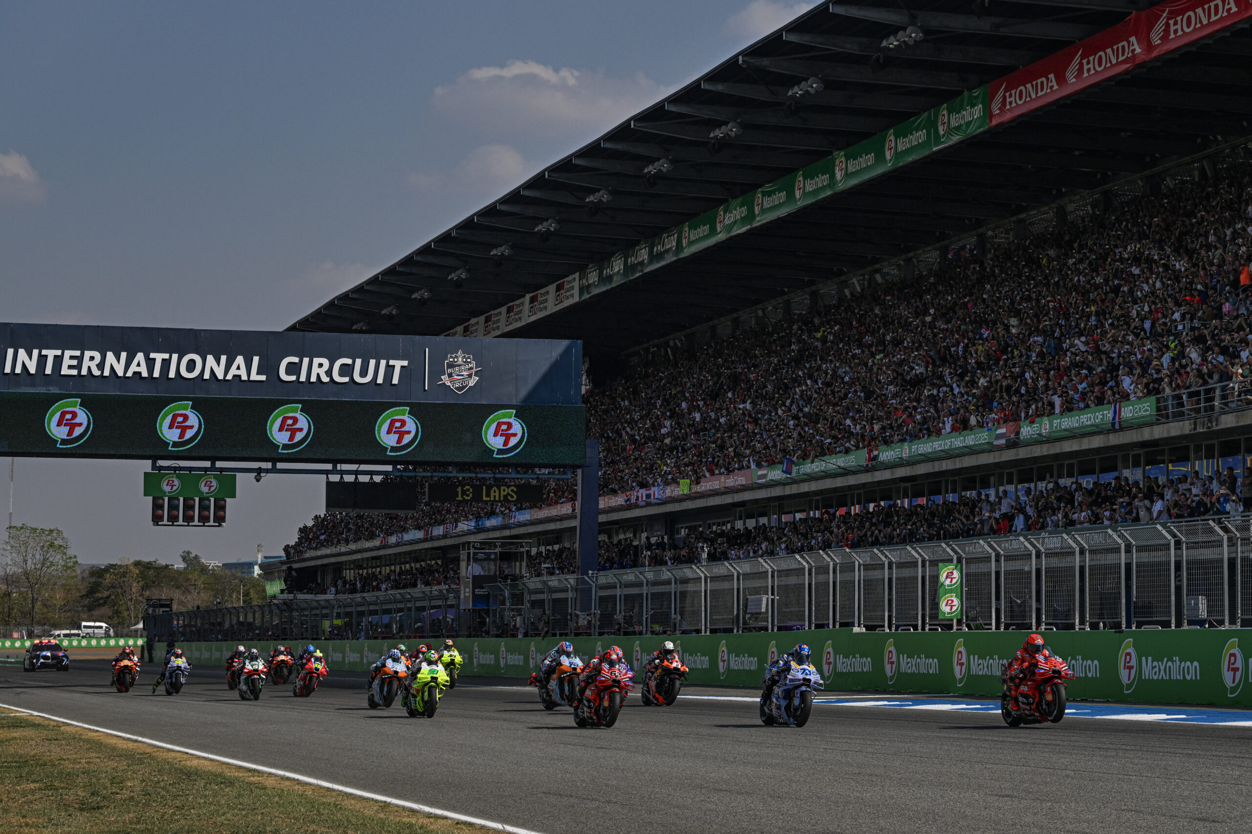 Tailândia usa pista da MotoGP como ponto de evacuação em conflito armado com Camboja