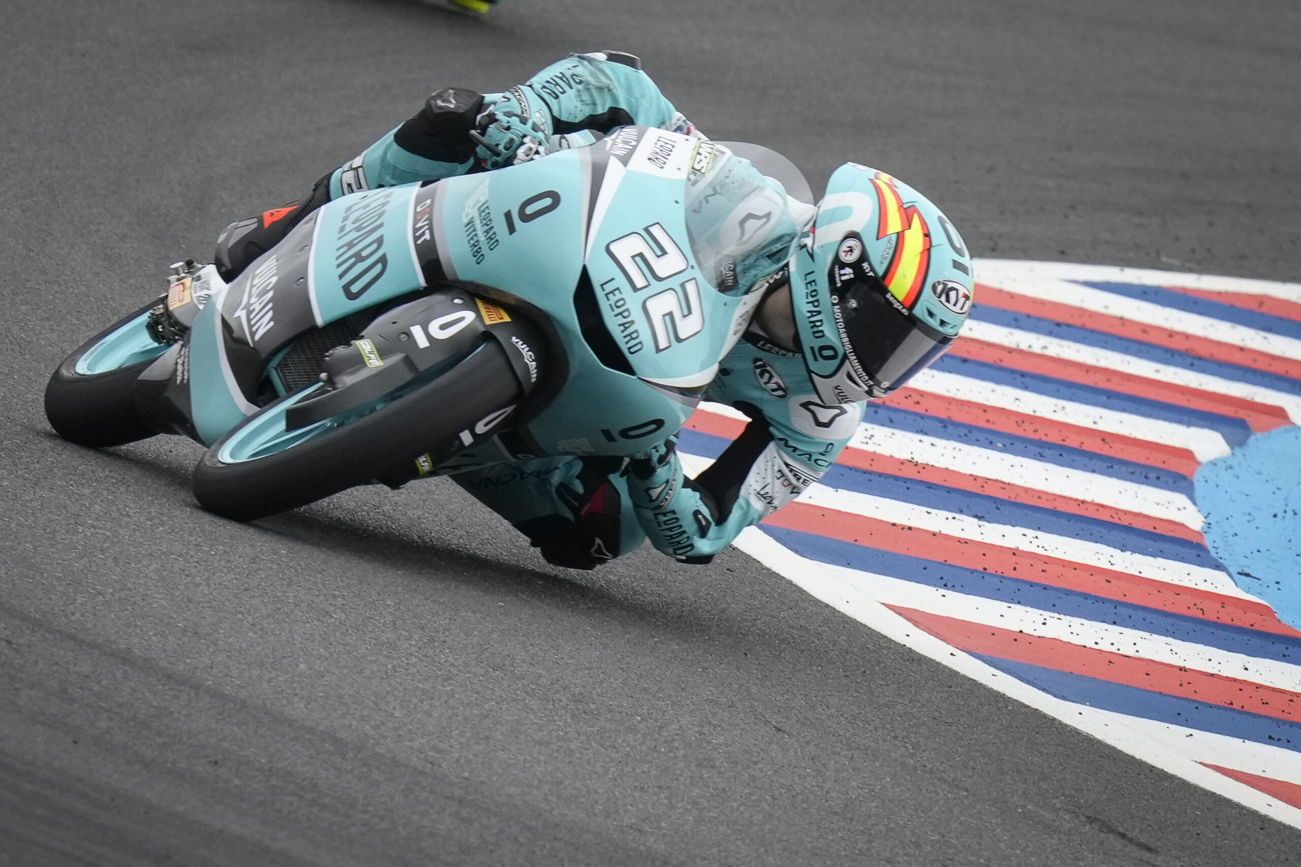 Almansa busca topo no fim e lidera 1º dia de treinos da Moto3 em Mugello. Rueda é 10º