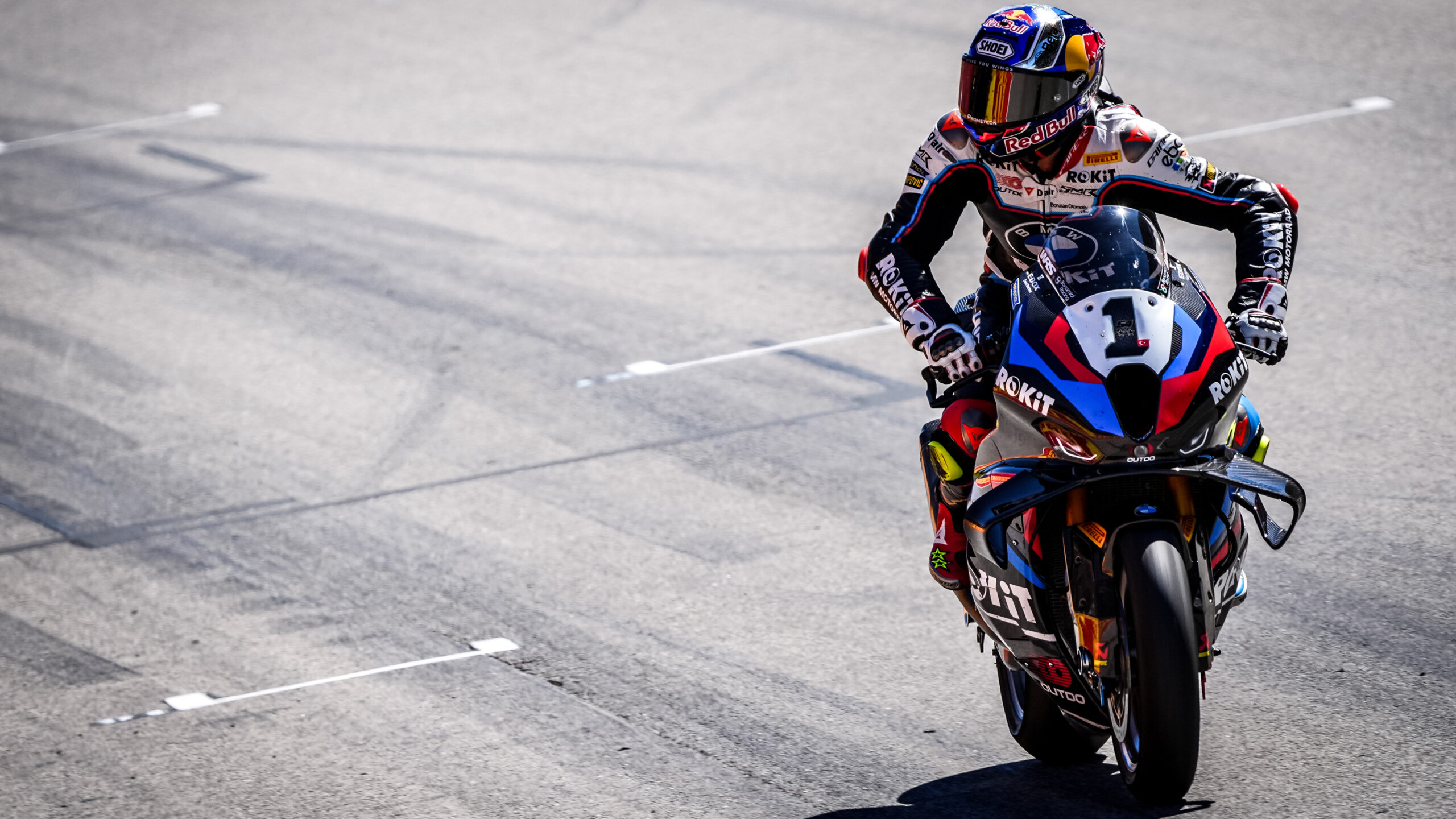 Razgatlioglu mantém domínio e varre rodada de Portugal do Mundial de Superbike