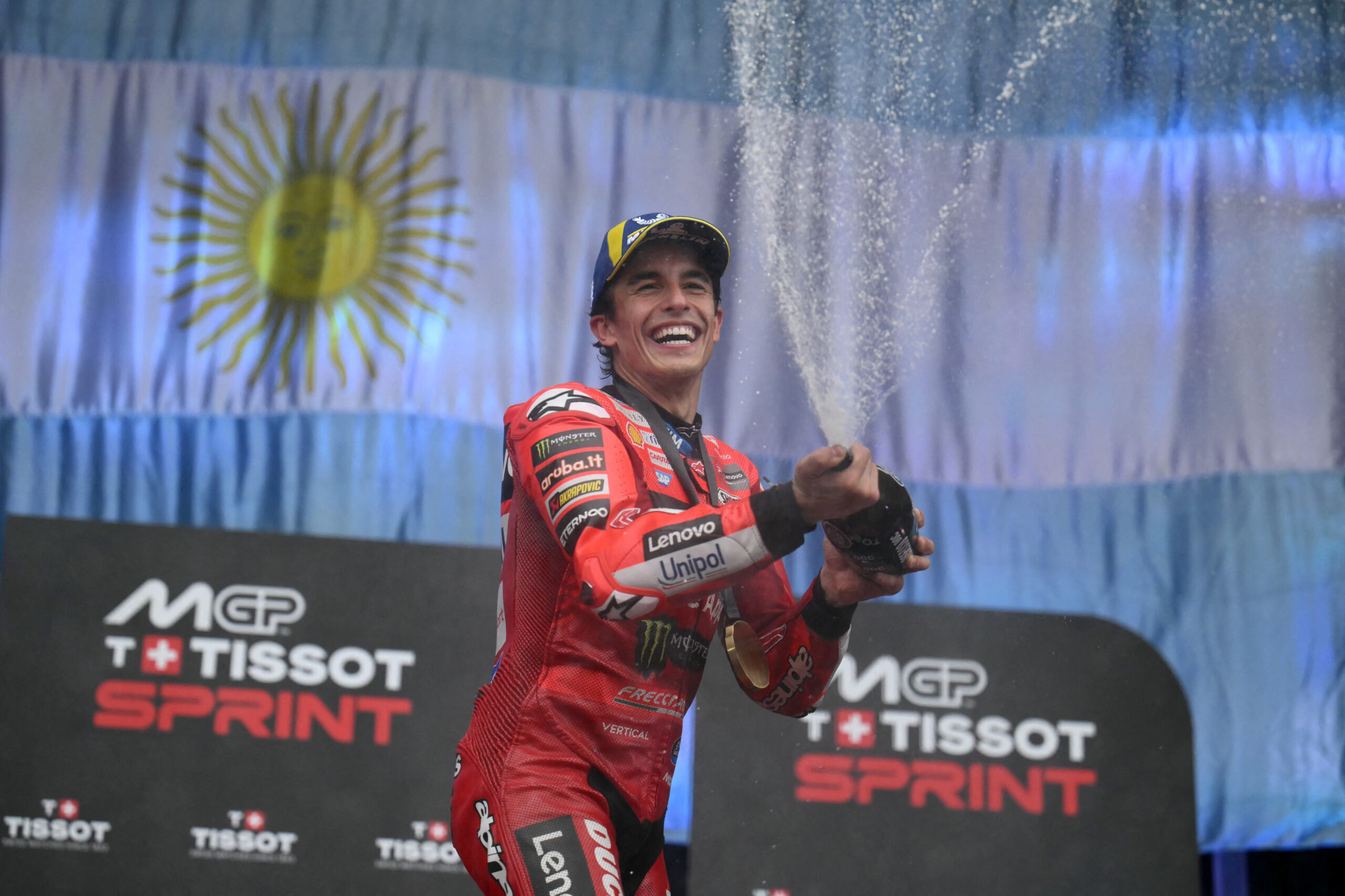 Marc Márquez coloca rivais de joelhos na Argentina e transforma MotoGP em monólogo